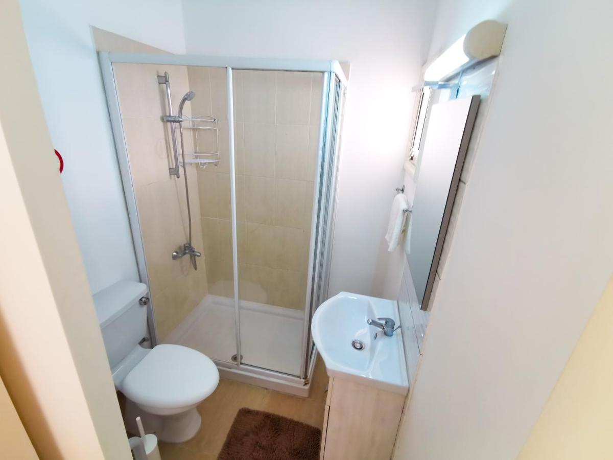 Off Course Seaview Apartment Larnaca Buitenkant foto